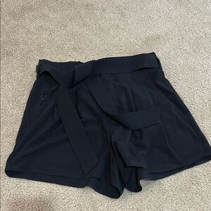 Athleta Skyline short II.  Size 0.  EUC. Black